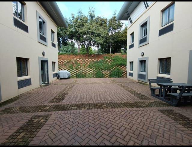 BUSINESS PROPERTY TO RENT IN STRUBENSVALLEI